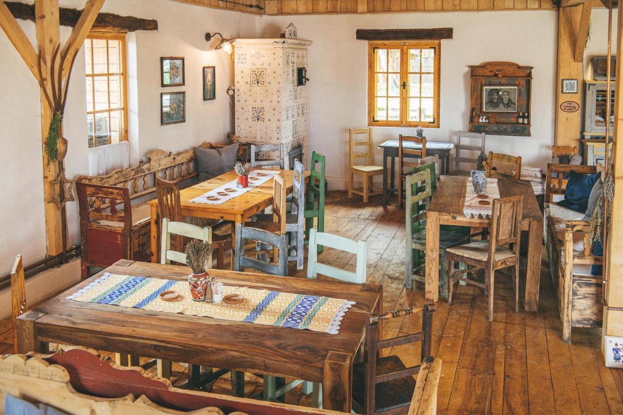 Viscri 32 - White Barn And Blue House Hotel Екстериор снимка