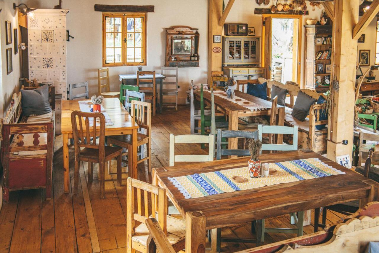 Viscri 32 - White Barn And Blue House Hotel Екстериор снимка